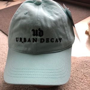 NWOT CAP AMERICA MINT GREEN CAP